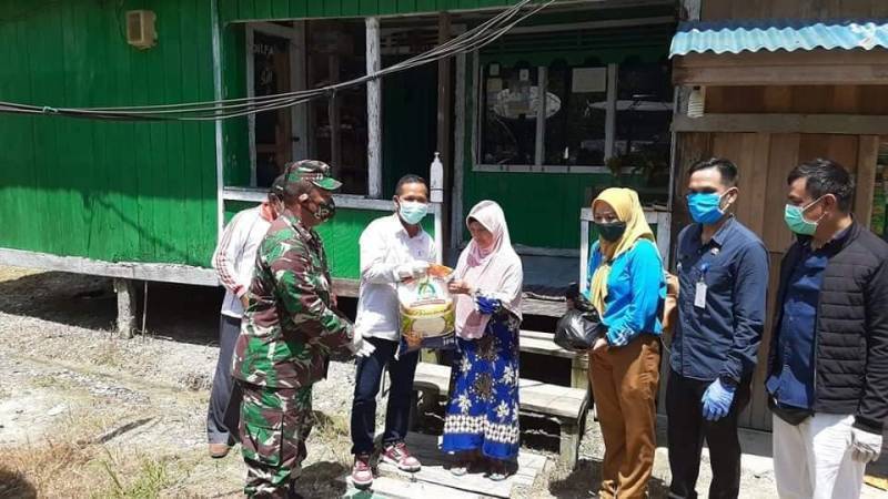Pemerintah KTT Membagikan Sembako Tahap ke 2 di Kecamatan Tana Lia